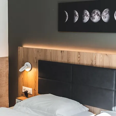 2 Proche De La Gare Apartment